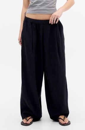 BDG Bobbi Pleated Linen Cocoon Pants in Black at Nordstrom, Size X-Small