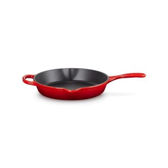 LE CREUSET Sart&eacute;n Skillet Alta De Hierro Fundido, 26 Cm, 2 Litros, Cereza