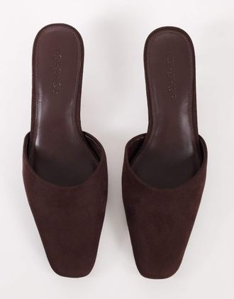 Topshop Arthur sabot a punta arrotondata con tacco medio in camoscio sintetico color cioccolato-Marrone