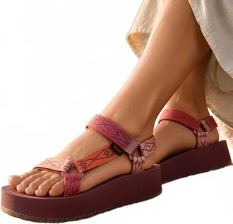 Teva Womens Universal Sunscape Sandal In Red