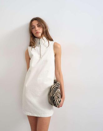 Topshop Vestito scamiciato con collo a imbuto in denim color gesso-Bianco