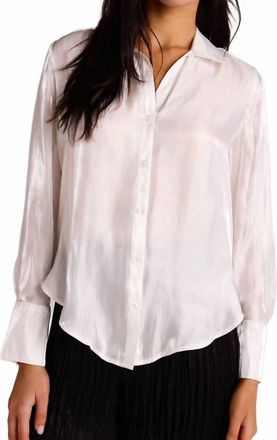 Bella Dahl Wide Collar Shirt Tail Button Down Top In White Shimmer