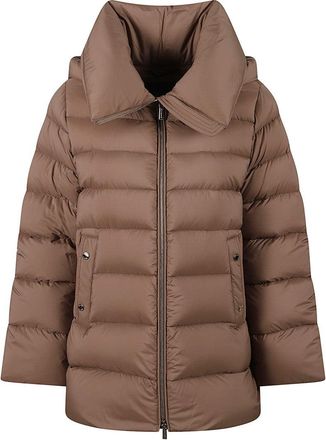 Moorer Trapezoid-Shaped Down Jacket With Detachable Hood And Sleek Silhouette