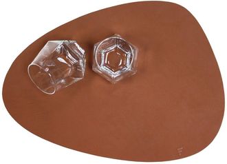 FreeForm Design Tischset Stone aus recyceltem Leder 41 x 30 cm - Cognac