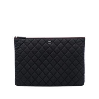 Chanel Pre-owned Clutches, female, Black, Size: ONE SIZE Pre-owned Quilted Nylon Clutch