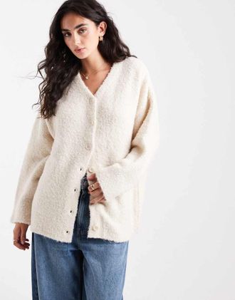 Asos Cardigan boyfriend color crema boucl&eacute;-Bianco