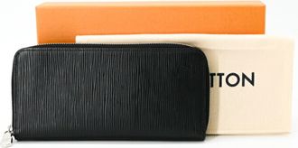 Louis Vuitton Epi Black Noir Epi Leather Long Wallet (Bi-Fold) (Pre-Owned)