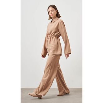 Mizalle Cinched Waist Shirt Jacket in Beige at Nordstrom, Size Medium