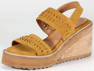 Diba Womens Cabernet Suede Wedge Sandal In Mustard