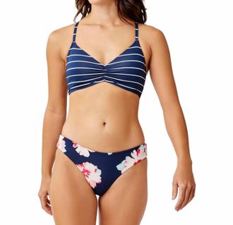 Carve Designs Sanitas Reversible Bottom In Elation / Berry