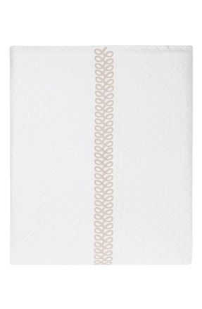Matouk Astor Braid Matelassé Coverlet in Dune at Nordstrom, Size King