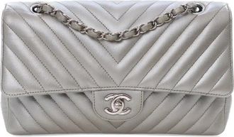 Chanel Borsa a spalla Double Flap media in pelle Caviar con motivo chevron 2016-2017 - Argento