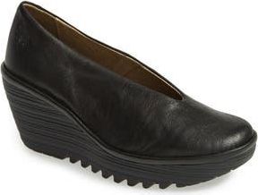 FLY London Yaz Wedge Pump in Black Mousse at Nordstrom Rack, Size 8-8.5Us / 39Eu