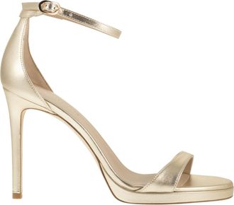Stuart Weitzman Sandalias con plataforma de cuero metalizado y tac&oacute;n de aguja de Stuart Weitzman