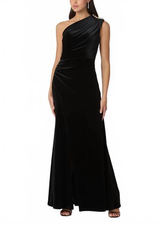 Shoshanna Ola Velvet Gown In Jet Black