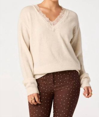 Astr Jadyn Lace-Trim V-Neck Sweater In Ivory