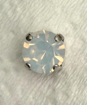Mariana Womens Studs Earrings In White Opal
