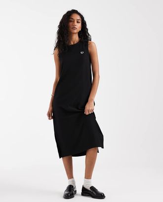 Fred Perry Vestito midi senza maniche in tricot nero a coste con logo