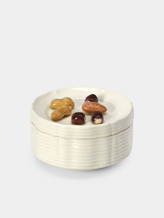 Este Ceramiche Porcellane Nuts Hand-Painted Ceramic Trompe-Loeil Small Serving Dish