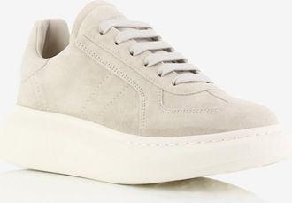Alexander McQueen Niedrige Wildleder-Schn&uuml;rsneakers Oversize