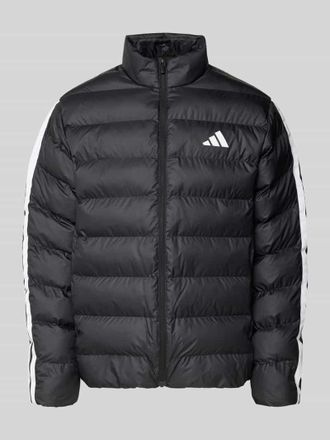adidas Regular Fit Steppjacke mit Logo-Print in Black, Gr&ouml;&szlig;e M