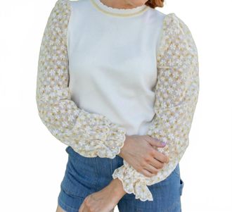 Fate Honey Bee Floral Puff Sleeve Top In White