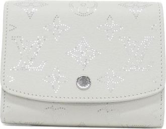 Louis Vuitton Mahina White Leather Coin Purse/Coin Case (Pre-Owned)