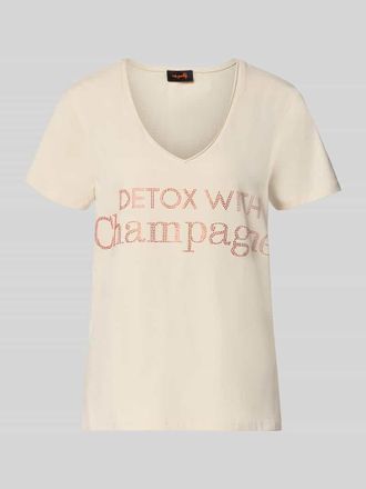 Miss Goodlife Loose Fit T-Shirt mit V-Ausschnitt in Sand, Gr&ouml;&szlig;e XL