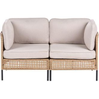 Beliani Divano da esterno in rattan PE a 2 posti con struttura in metallo e cuscini per seduta e schienale beige chiaro OMEGANA