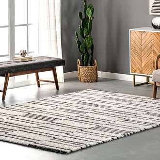 nuLOOM Liz Textured Soft Shaggy Stripes Area Rug