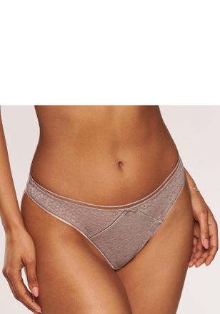Nuance String NUANCE, Damen, Gr. 48/50, beige (sand), Spitze, Obermaterial: 89% Polyamid, 11% Elasthan, Unterhosen String, aus Allover-Jacquardspitze im ange