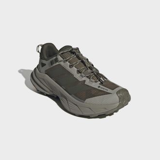 ADIDAS TERREX Wanderschuh ADIDAS TERREX TERREX FREEHIKER SL GORE-TEX, Herren, Gr. 44,5, olive strata, night cargo, silber pebble, Textil, Schuhe Wanderschuh, wasser