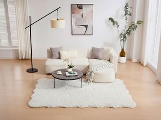 Vente-Unique Tappeto shaggy a pelo lungo con bordi ondulati - 160 x 230 cm - Bianco - NERIDA