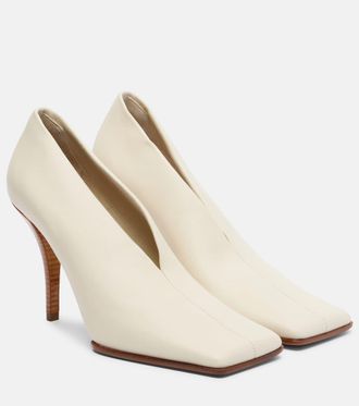 Alaia 90 leather pumps