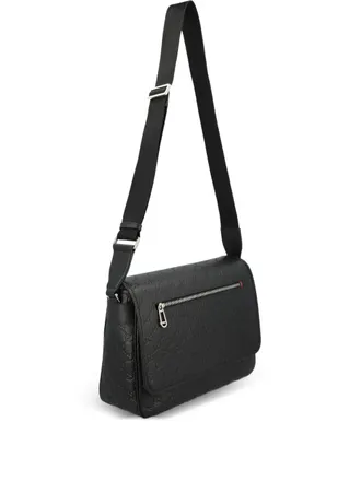 Gucci medium GG Emblem embossed messenger bag - Black