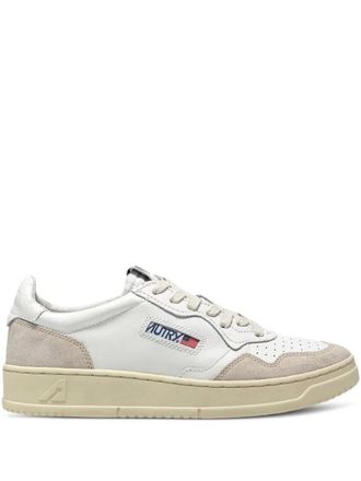 Autry Medalist Low suede-panel sneakers - women - Calf Leather/Calf Suede/Nylon/Pig Leather/Fabric/Nylon/Rubber - 39 - White