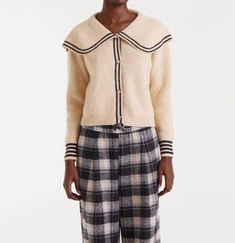Compa&ntilde;&iacute;afant&aacute;stica Button Down Collared Cardigan In Ecru/ Black
