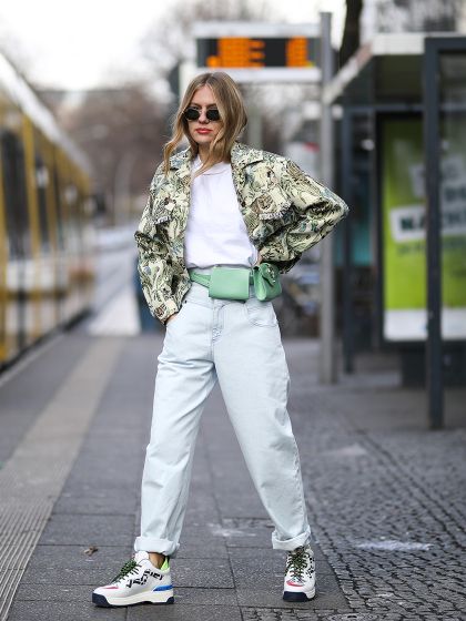 Welcher Jeansschnitt passt zu welchem Sneaker? Wir haben die besten Styling-Varianten!