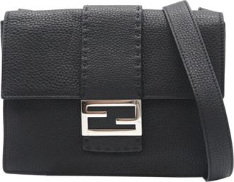 Fendi Black Leather Shoulder Bag (Pre-Owned)