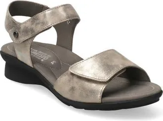 Mephisto Pattie Sandal in Taupe Monaco at Nordstrom, Size 12