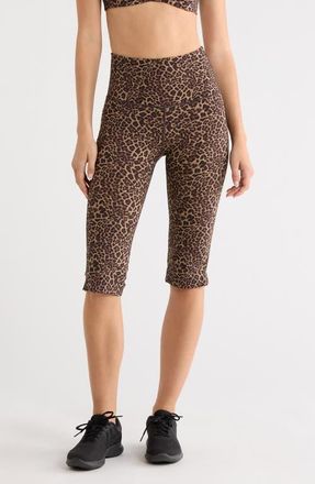 Lord & Taylor Sculpt Capri Leggings in New Leopard at Nordstrom, Size X-Small