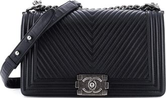 Chanel Boy Flap Bag Chevron Wrinkled Lambskin Old Medium shoulder bag - Zwart