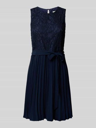 Apricot Knielanges Kleid mit Spitze in Marine, Gr&ouml;&szlig;e XXL