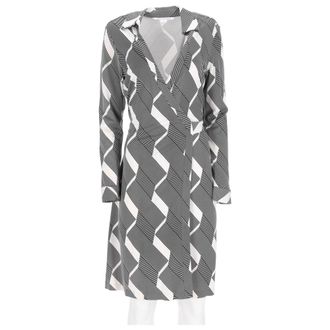 Diane Von F&uuml;rstenberg Diane Von Furstenberg Geometric Knee-Length Wrap Dress in Black and White Silk