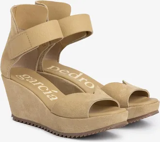 Pedro Garcia Comfort wedge sandal in beige suede |Fareny | Fall winter 25 | PEDRO GARCIA|