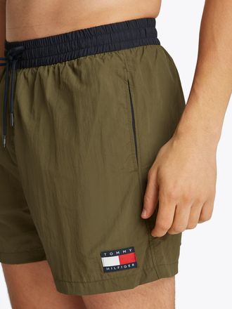 Tommy Hilfiger Badeshorts MEDIUM DRAWSTRING, Herren, Gr. S (48), N-Gr, gr&uuml;n (army gr&uuml;n), Polyamid, TOMMY HILFIGER SWIMWEAR, unifarben, Badehosen Badeshorts, mit Logo