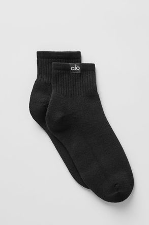 Alo | Quarter Crew Street Socks in Black, Size: Medium