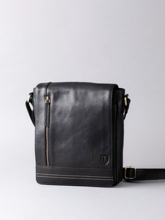 Lakeland Leather Mens Keswick Medium Messenger Bag in Black