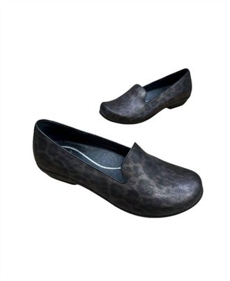 Dansko Womens Olivia Metallic Leopard Print Tailored Flat In Black/bronze