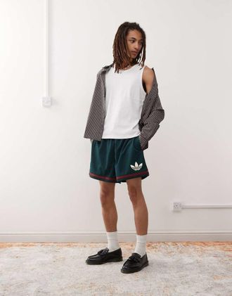 adidas Originals Basketball - Pantaloncini in maglia verdi-Verde